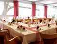Hochzeitslocation: Hochzeitstafel für 25 Gäste im halben Wintergarten - Hotel-Restaurant Liebnitzmühle