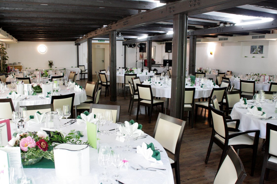 Hochzeitslocation: Feier im Saal Buchenstein, für 90 Gäste mit Musik und Tanzfläche - Hotel-Restaurant Liebnitzmühle
