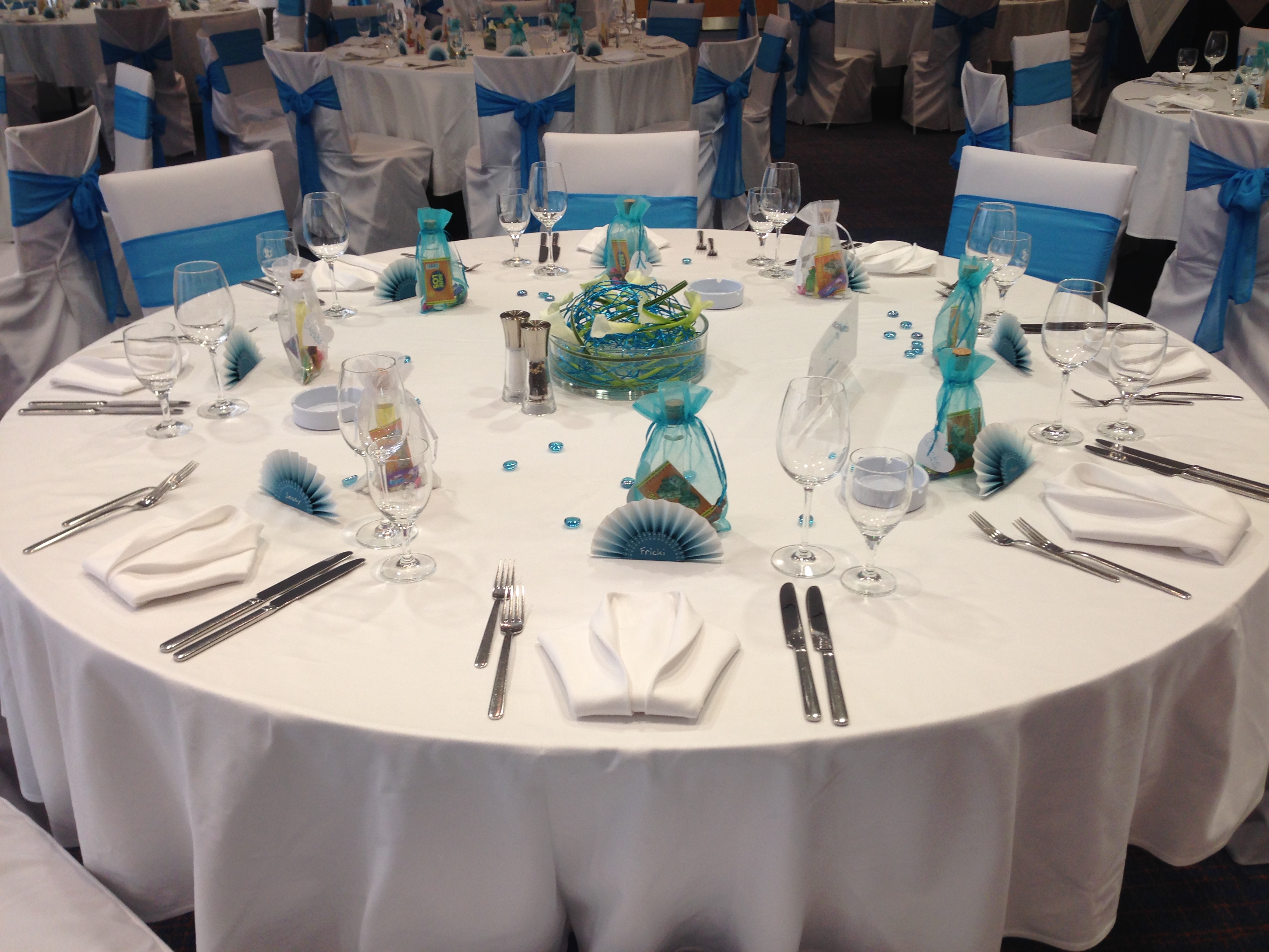 Destination-Wedding - Hunde erlaubt - Österreich - Beispiel eines runden Hochzeittisches - Hilton Garden Inn Vienna South