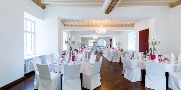 Destination-Wedding - Art der Location: Hotel / Chalet - Festsaal im Schloss - Schloss Mariakirchen