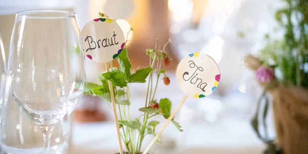 Destination-Wedding - Art der Location: Hotel / Chalet - Eine liebevoll gedeckte Tafel. - VILA VITA Pannonia