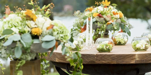 Destination-Wedding - Art der Location: Hotel / Chalet - Herbstlicher Tischschmuck - Hotel Karnerhof