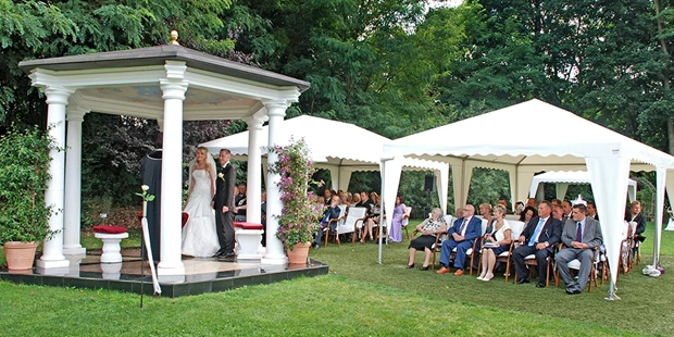 Destination-Wedding - Destination-Wedding: mit mehrtägigem Rahmenprogramm - Brandenburg - Pavillon d´amour und Kuppelzelte auf Burgwiese - The Lakeside Burghotel zu Strausberg