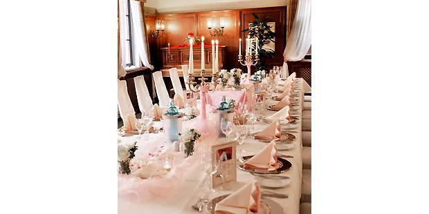 Destination-Wedding - Destination-Wedding: mit mehrtägigem Rahmenprogramm - Brandenburg - Dekobeispiel Raum Cambridge - The Lakeside Burghotel zu Strausberg