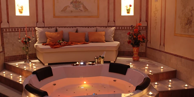 Destination-Wedding - Destination-Wedding: mit mehrtägigem Rahmenprogramm - Brandenburg - Romantisches Bad der Sinne - The Lakeside Burghotel zu Strausberg
