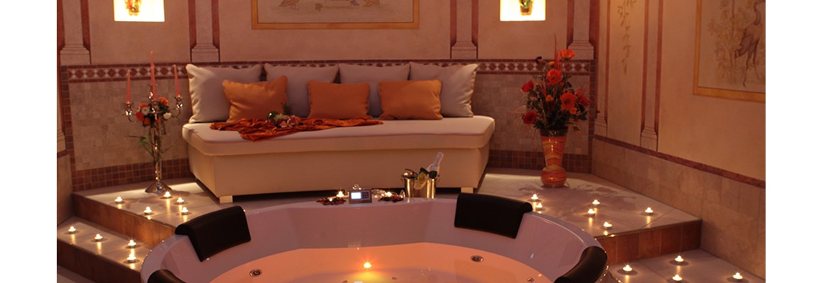 Hochzeitslocation: Romantisches Bad der Sinne - The Lakeside Burghotel zu Strausberg