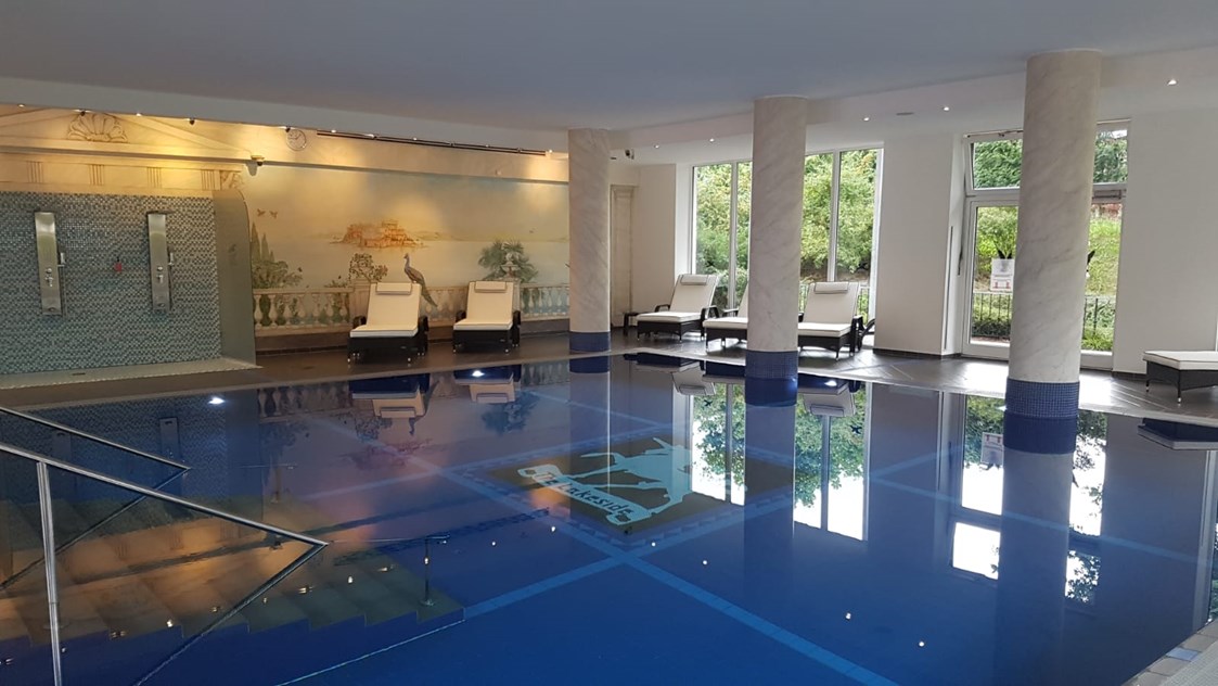 Hochzeitslocation: Griechisch-römisches Schwimmbad - The Lakeside Burghotel zu Strausberg