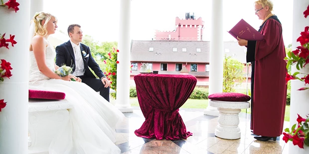 Destination-Wedding - Destination-Wedding: mit mehrtägigem Rahmenprogramm - Brandenburg - Feiern Sie Ihre Hochzeit im Pavillon der großen Gartenanlage des Lakeside Burghotel nahe Berlin. - The Lakeside Burghotel zu Strausberg