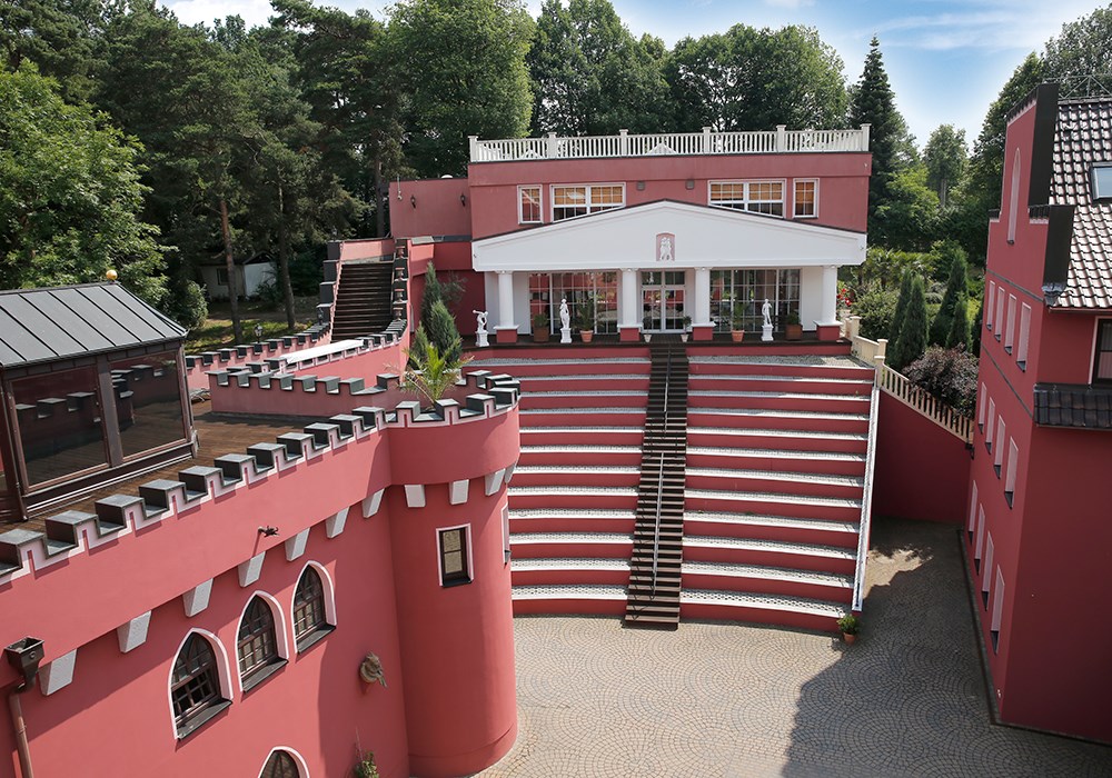 Hochzeitslocation: Amphitheater & Burginnenhof - The Lakeside Burghotel zu Strausberg