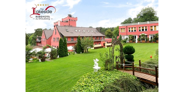 Destination-Wedding - Destination-Wedding: mit mehrtägigem Rahmenprogramm - Brandenburg - Vor den Toren Berlins und am Rande zur Märkischen Schweiz, befindet sich das "The Lakeside- Burghotel zu Strausberg". - The Lakeside Burghotel zu Strausberg