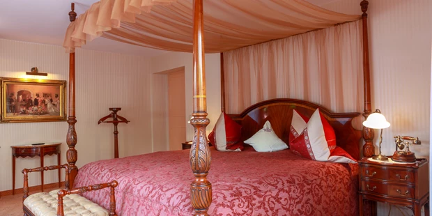Destination-Wedding - Destination-Wedding: mit mehrtägigem Rahmenprogramm - Brandenburg - Zimmerbeispiel Burgsuite - The Lakeside Burghotel zu Strausberg