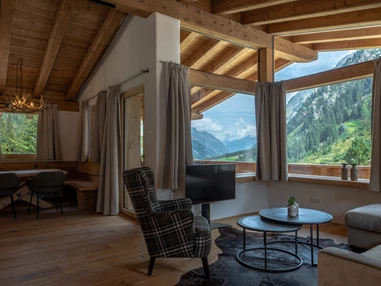 Hochzeitslocation: Einrichtung und Aussicht Chalet - PURE Resort Pitztal