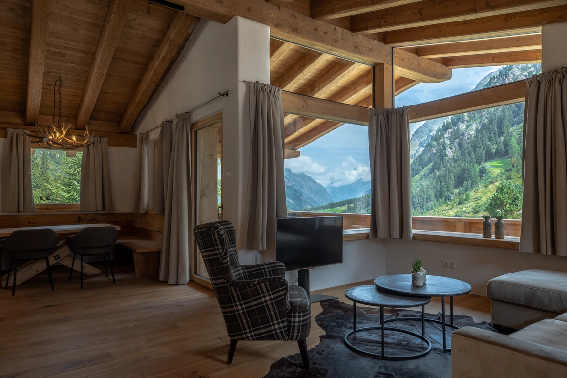 Hochzeitslocation: Einrichtung und Aussicht Chalet - PURE Resort Pitztal