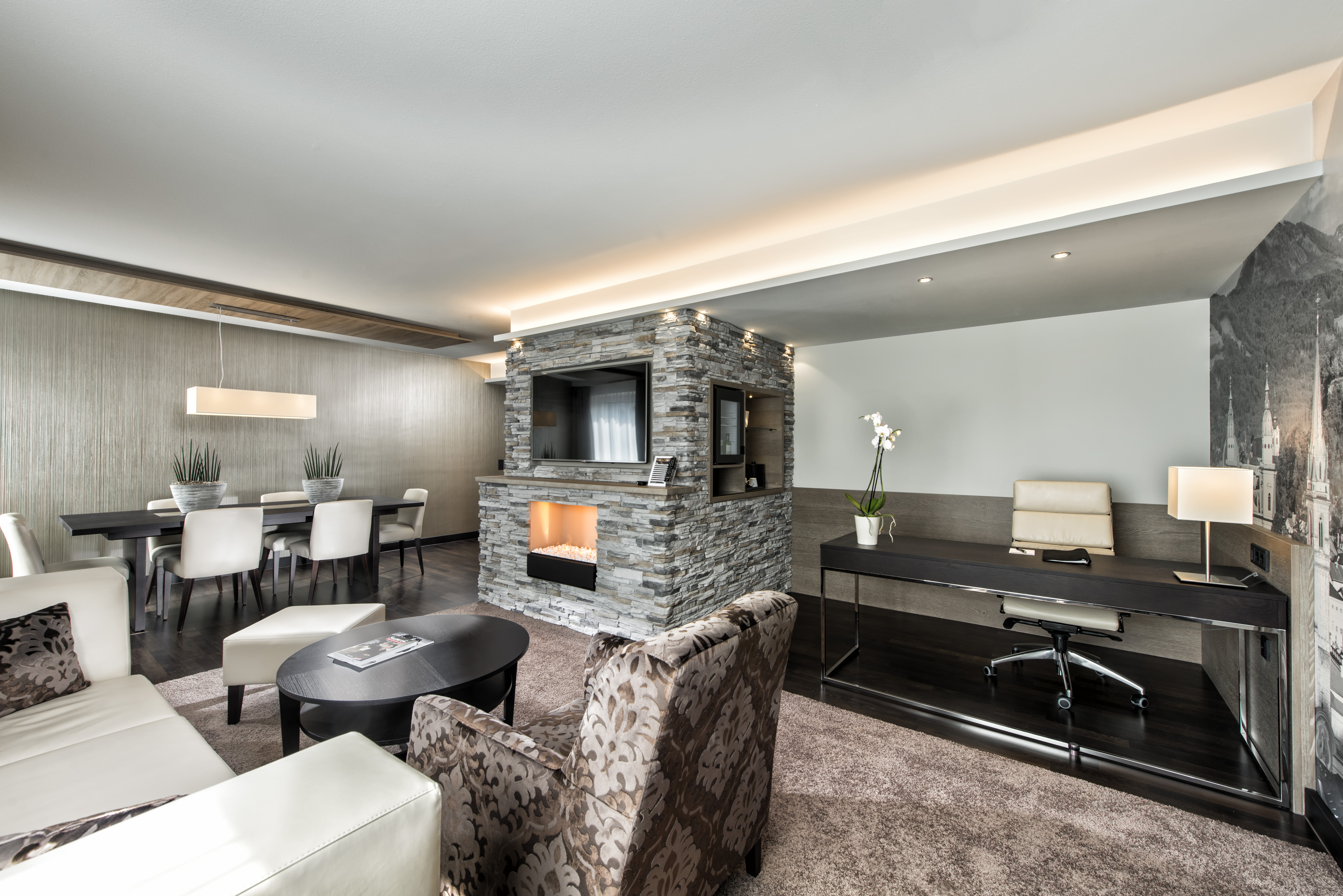 Destination-Wedding - Preisniveau Hochzeitsfeier: €€ - Österreich - Executive Grand Suite - Wohnbereich - Wyndham Grand Salzburg Conference Centre