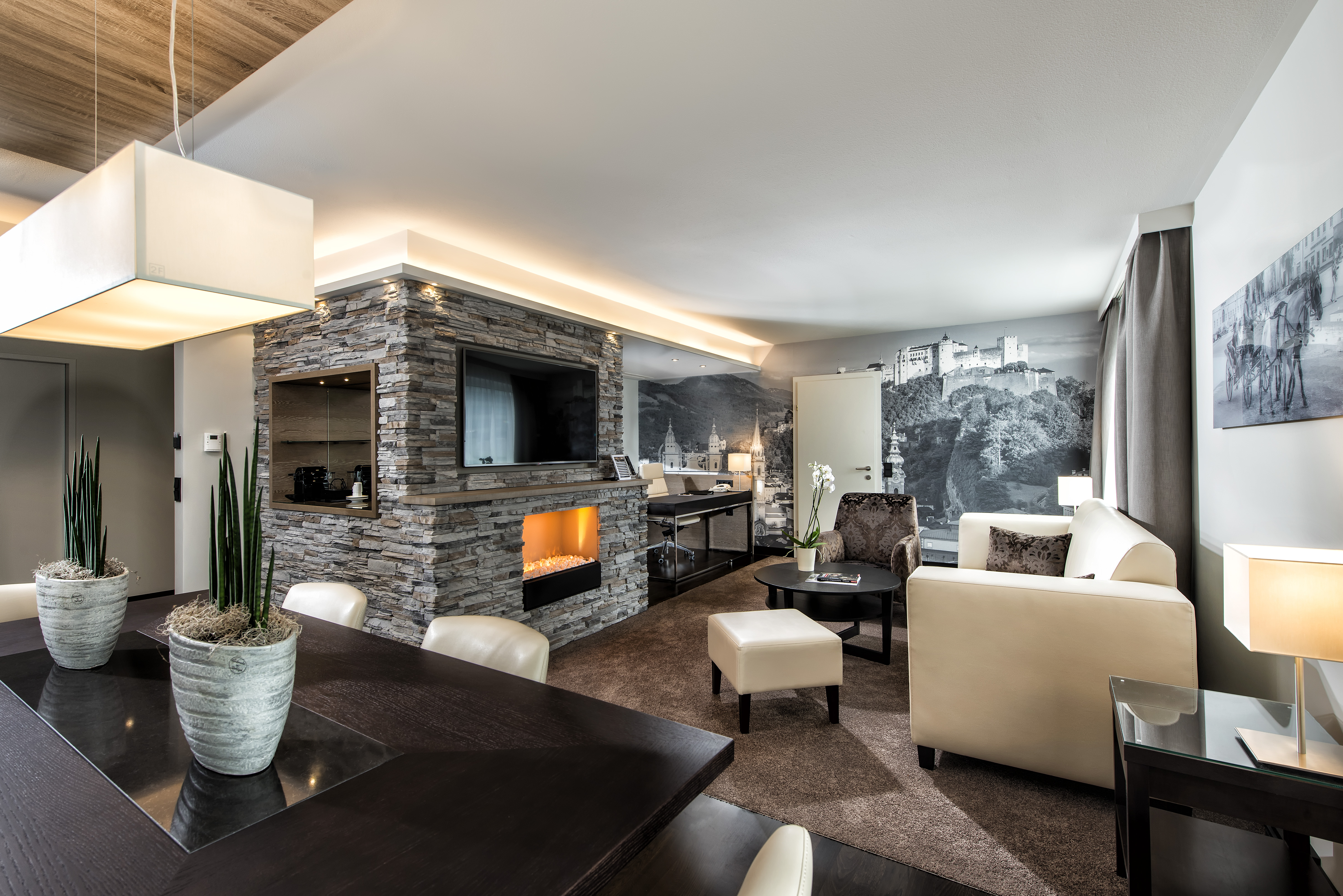 Destination-Wedding - Preisniveau Hochzeitsfeier: €€ - Österreich - Executive Grand Suite - Wohnbereich - Wyndham Grand Salzburg Conference Centre