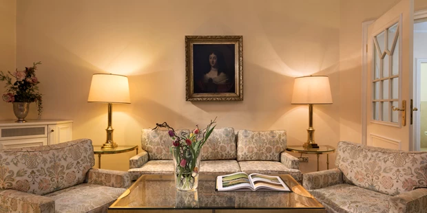 Destination-Wedding - Art der Location: Hotel / Chalet - Grand Suite - Wohnbereich - Wyndham Grand Bad Reichenhall Axelmannstein