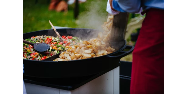 Destination-Wedding - Art der Location: Hotel / Chalet - Outdoor cooking - Wasserburg Turow