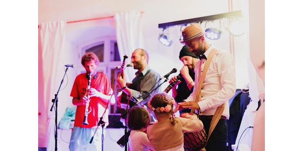 Destination-Wedding - Art der Location: Hotel / Chalet - Handgemachte Live-Musik - Wasserburg Turow