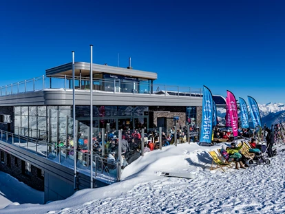 Destination-Wedding - Art der Location: Hotel / Chalet - Gipfeltreffen | Bergrestaurant | 2.300 Höhenmeter | 360° Grad Bergblick | Winter - My Alpenwelt Resort****Superior