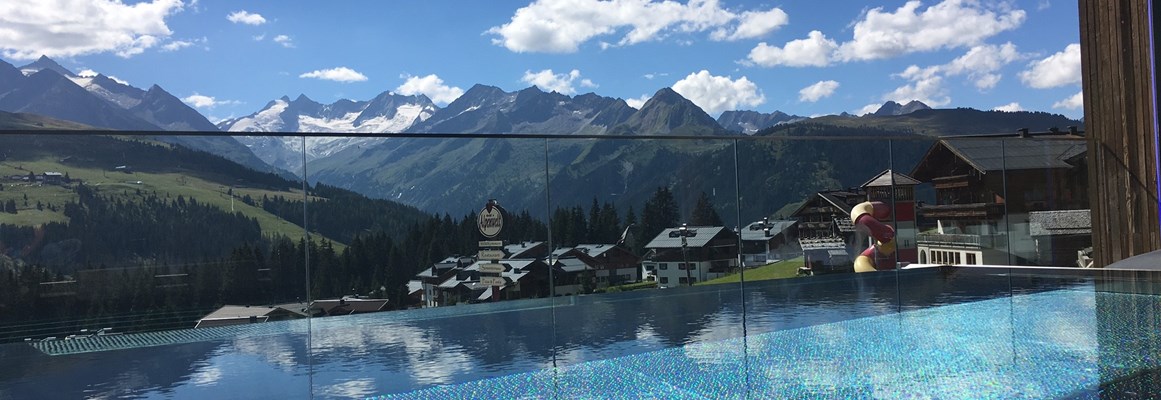 Hochzeitslocation: FelsenBAD&SPA - Infinity Sky Pool - My Alpenwelt Resort****Superior