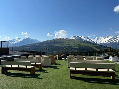 Destination-Wedding - Art der Location: Hotel / Chalet - Dachterrasse FelsenBAD&SPA - My Alpenwelt Resort****Superior