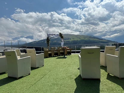 Destination-Wedding - Art der Location: Hotel / Chalet - Dachterrasse FelsenBAD&SPA - My Alpenwelt Resort****Superior
