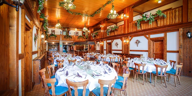 Destination-Wedding - Art der Location: Hotel / Chalet - Festssaal mit eigener Terrasse, Spielzimmer für Kinder und direktem Zugang zur Pension - Brauerei Zwönitz