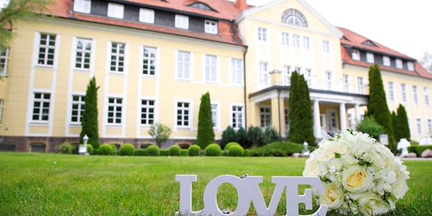Destination-Wedding - Art der Location: Hotel / Chalet - Schloss Wulkow