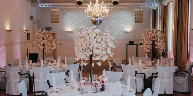 Destination-Wedding - Art der Location: Hotel / Chalet - Der große Festsaal des Schloss Wulkow. - Schloss Wulkow