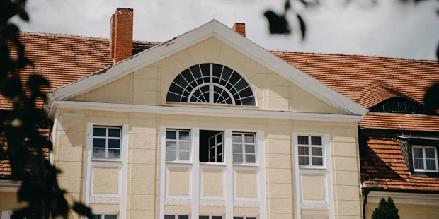 Destination-Wedding - Art der Location: Hotel / Chalet - Das Schloss Wulkow in Brandenburg. - Schloss Wulkow