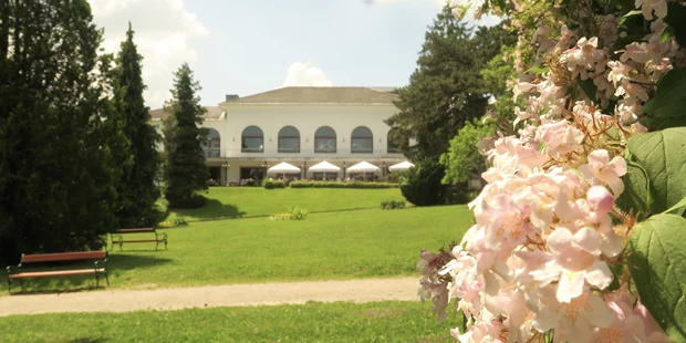 Destination-Wedding - woliday Programm: Standesamtliche Trauung - Österreich - Kursalon Bad Vöslau