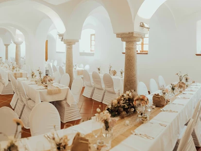 Destination-Wedding - woliday Programm: Standesamtliche Trauung - Österreich - Der altehrwürdige Gewölbesaal - Lester Hof