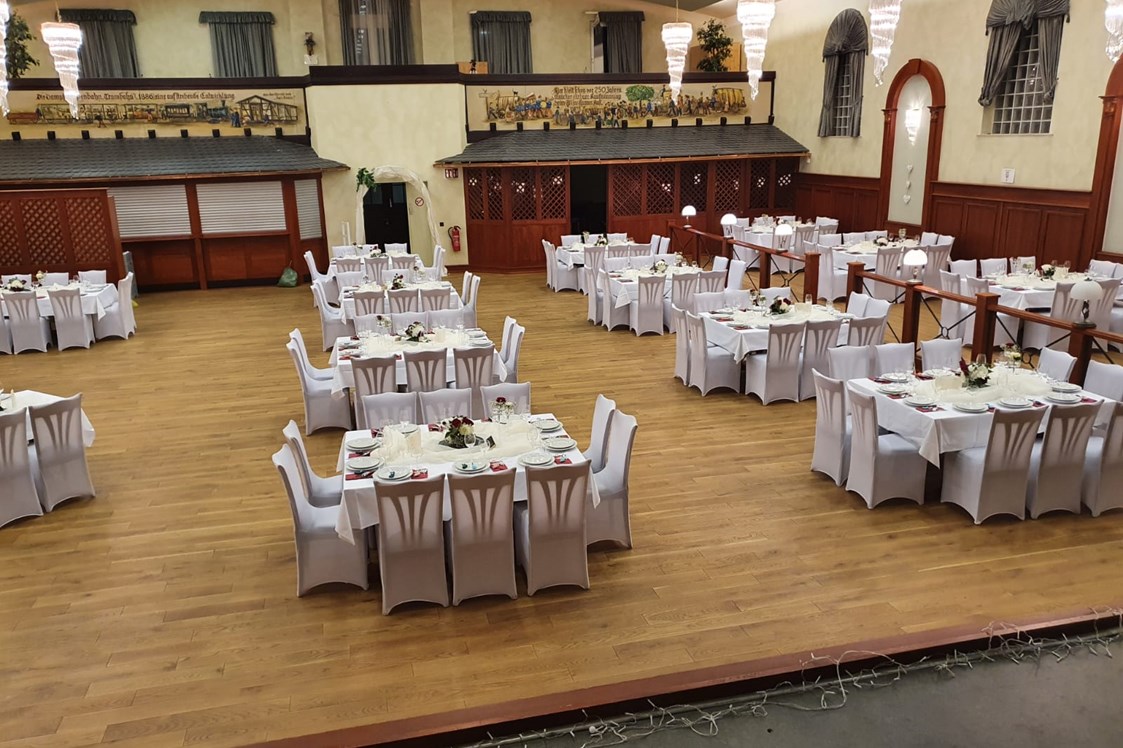 Hochzeitslocation: Großer Saal mit Bar Bereich - "zum Zöllerhannes"