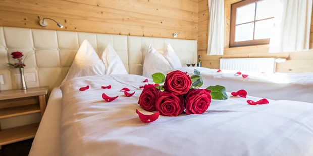 Destination-Wedding - Exklusivität - Salzburg - In unseren "Alpenchalets" gleich neben dem Gutshof lassen sich die Hochzeitsnacht oder gleich die ganzen Flitterwochen verbringen. - Flachauer Gutshof - Musistadl
