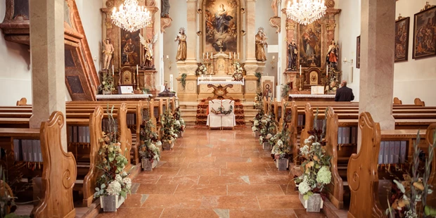 Destination-Wedding - Exklusivität - Salzburg - Die Pfarrkirche von Flachau ist 5 Fahrminuten vom Gutshof entfernt. - Flachauer Gutshof - Musistadl