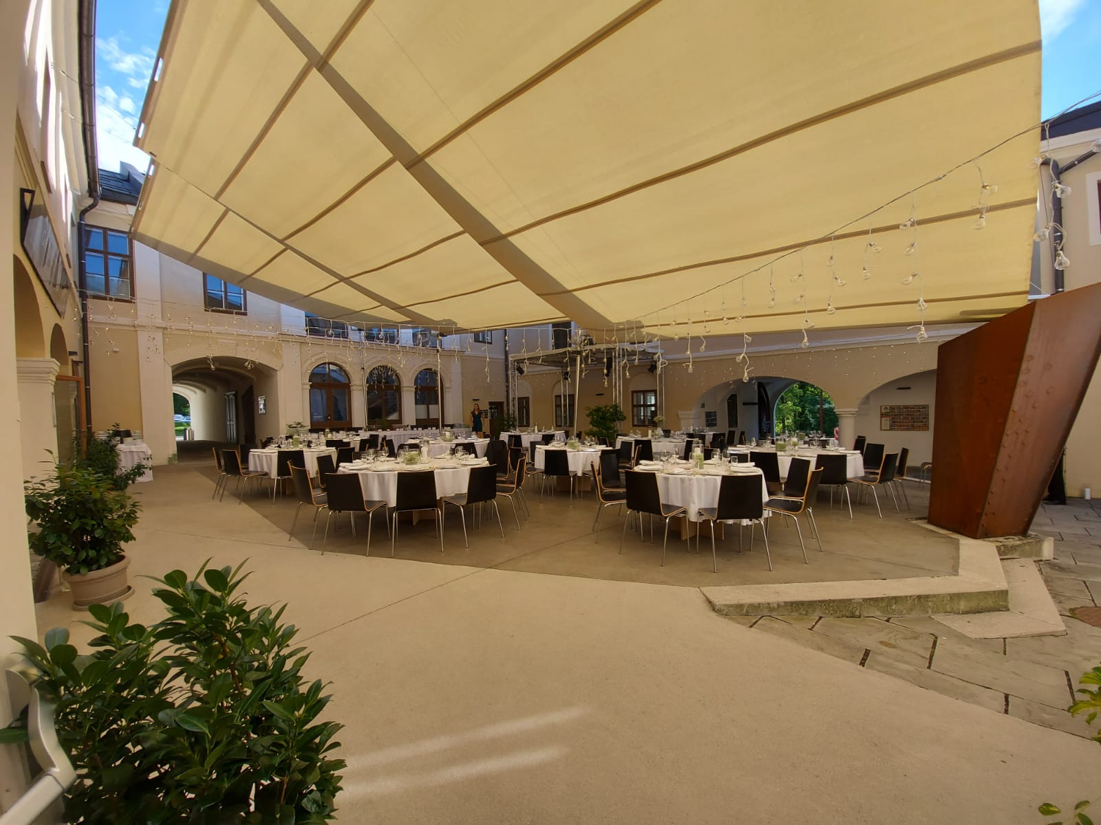 Destination-Wedding - Umgebung: am Land - Gastwirtschaft Schloss Neubruck