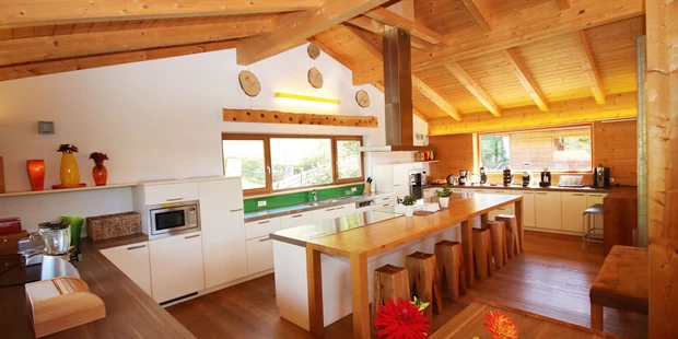 Destination-Wedding - Exklusivität - Salzburg - Gemeinschaftsküche
mit Bar und perfekter Ausstattung - Lumberjack Bio Bergrestaurant