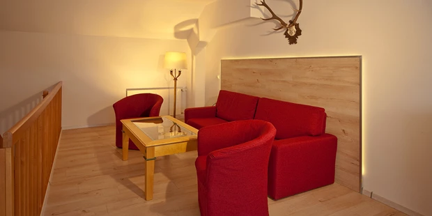 Destination-Wedding - Art der Location: Hotel / Chalet - Lesebereich Junior Suite - Schlosshotel Mondsee