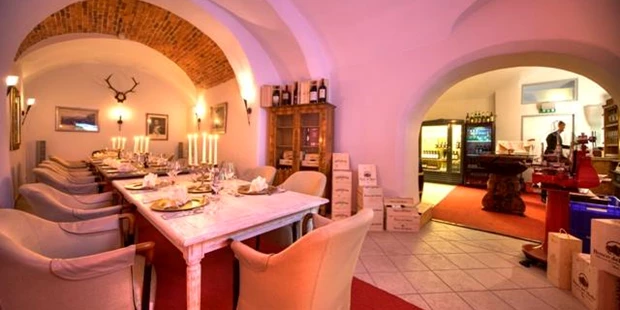 Destination-Wedding - Art der Location: Hotel / Chalet - Weinkeller - Schlosshotel Mondsee