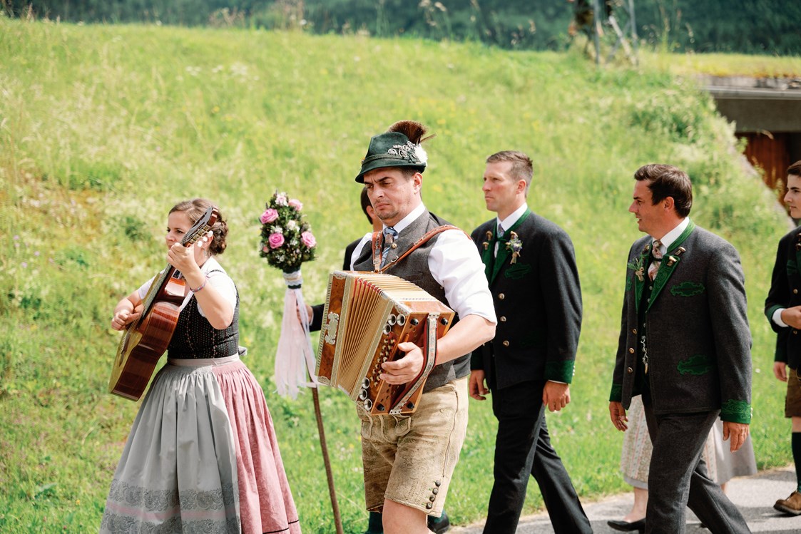 Hochzeitslocation: Typische Ausseer Musik darf bei einer Hochzeit im Narzissendorf Zloam einfach nicht fehlen. - Narzissendorf Zloam