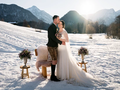 Destination-Wedding - Art der Location: Hotel / Chalet - Ein traumhafter Hochzeitstag im Narzissendorf Zloam mit Bergpanorama. - Narzissendorf Zloam - Grundlsee