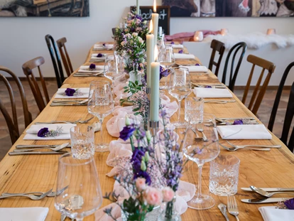 Destination-Wedding - Art der Location: Hotel / Chalet - Trüfüstubn für bis zu 16 Personen - der perfekte Rahmen für eine kleine Traumhochzeit im Ausseerland. - Narzissendorf Zloam - Grundlsee