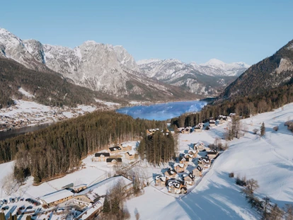 Destination-Wedding - Art der Location: Hotel / Chalet - Narzissendorf Zloam mit Grundlsee im Winter - Narzissendorf Zloam - Grundlsee
