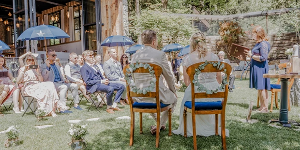 Destination-Wedding - Exklusivität - Salzburg - Die standesamtliche Trauung im Garten des Sendlhofer's. - Sendlhofer's