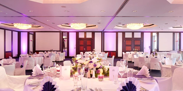 Destination-Wedding - Art der Location: Hotel / Chalet - Festsaal Versailles  - Park Hotel Ahrensburg