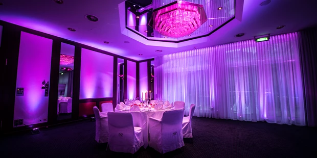 Destination-Wedding - Art der Location: Hotel / Chalet - Festsaal Versailles  - Park Hotel Ahrensburg