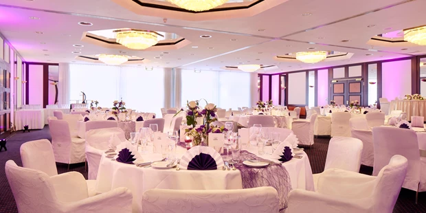 Destination-Wedding - Art der Location: Hotel / Chalet - Festsaal Versailles  - Park Hotel Ahrensburg
