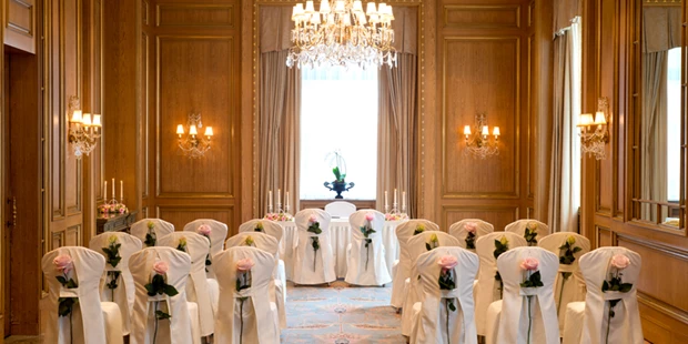 Destination-Wedding - Art der Location: Hotel / Chalet - Trauung Salon Langhans - Regent Berlin