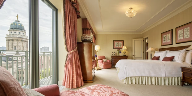 Destination-Wedding - Art der Location: Hotel / Chalet - Gendarmen Suite - Regent Berlin
