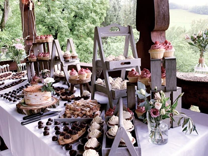 Destination-Wedding - Umgebung: am Land - Beim Catering seid ihr ganz flexibel. Gerne geben wir euch Tipps von unseren langjährigen Partnern. - Riegelhof - Landsitz Doderer